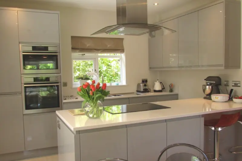 Another view of this kitchen
